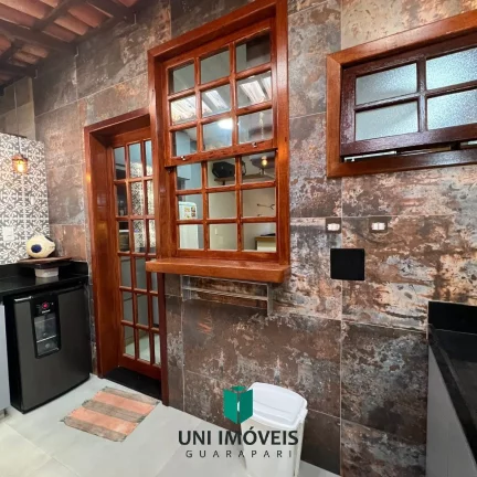 Imagem Casa duplex em condomínio fechado próximo a Praia de Peracanga ! Totalmente reformado e mobiliado.