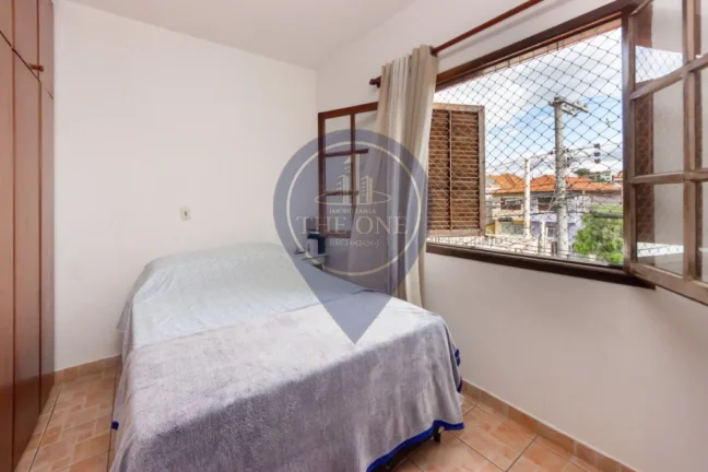 Imagem Casa à venda em São Paulo-SP, bairro Jardim Pinheiros: 3 quartos, 1 suíte, 2 salas, 3 banheiros, 2 vagas, 124m². Confira!