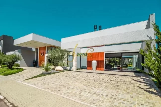 Imagem Casa térrea em condomínio fechado mobiliada e decorada