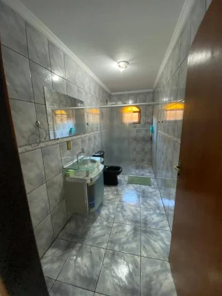 Imagem Sobrado com Design Funcional e Espaços Bem Distribuídos – Jardim Eliane