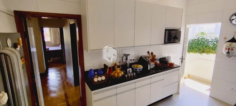 Imagem Sobrado à venda, 710m² com 4 dorm sendo 2 suítes, 8 vagas, casa com edícula, piscina com cascata e churrasqueira - Alto da Lapa