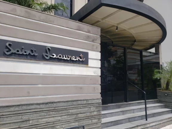 Imagem Excelente apartamento de alto padrão com 1 pavimento e 1 unidade por andar com 282,20m² area util ...