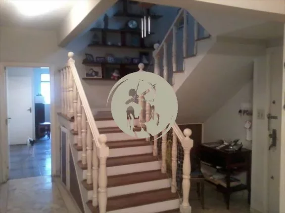 Imagem Casa com terreno generoso a venda em Santos