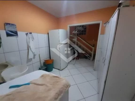 Imagem Casa dúplex com 3 quartos e 240m² em condomínio – Campo Grande RJ