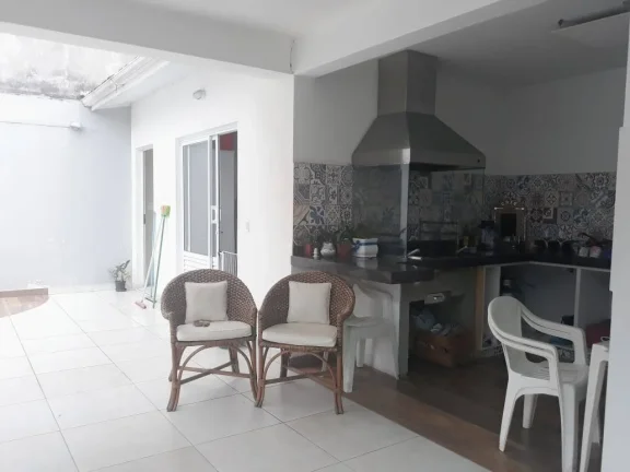 Imagem Casa Espaçosa com 3 Dormitórios e Área Gourmet em Jardim Independência
