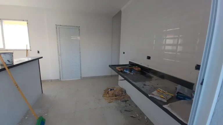 Imagem Casa para Venda em Itanhaém, Jardim Grandesp, 2 dormitórios, 1 suíte, 1 banheiro, 2 vagas