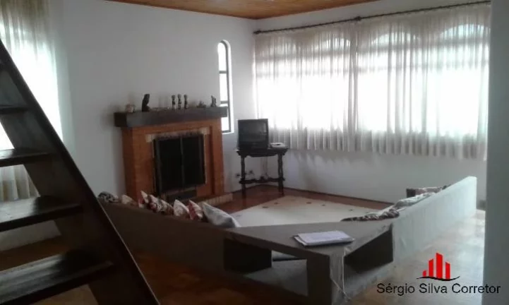 Imagem Ótima Casa a venda com 03 quartos na Região de Abernéssia.