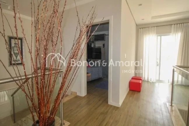 Imagem Campinas, próxima ao Alphaville. Com 340m² de área construída, esta casa oferece uma combinaçã...