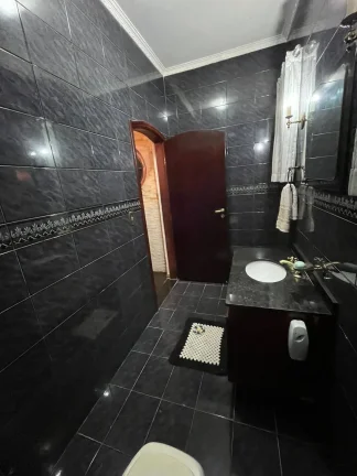 Imagem Sobrado 243 m² 3 Dormitorios sendo 2 Suites 3 Vagas de Garagens