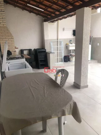 Imagem Casa com 4 dormitórios à venda, 240 m² por R$ 365.000,00 - Centro - São Pedro da Aldeia/RJ