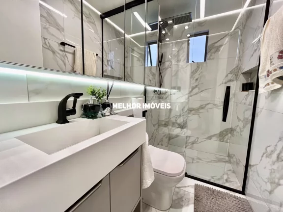 Imagem Apartamento Mobiliado com 03 dormitórios à venda, 120 m² - Meia Praia - Itapema