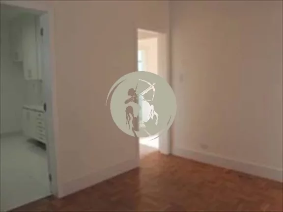 Imagem OPORTUNIDADE AMPLO E TOTALMENTE REFORMADO! O APARTAMENTO ACABA DE PASSAR POR UMA REFORMA COMPLETA, Q...