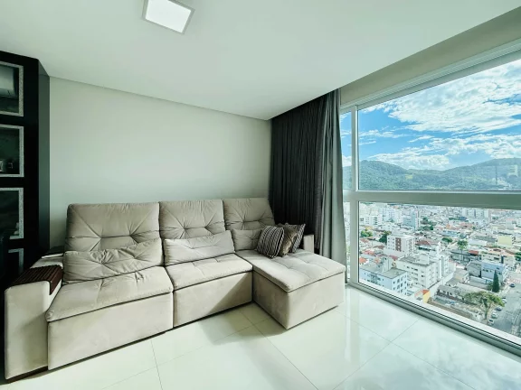 Imagem Apartamento mobiliado com 4 dormitórios sendo 2 suítes e 2 vagas de garagem em Balneário Camboriú