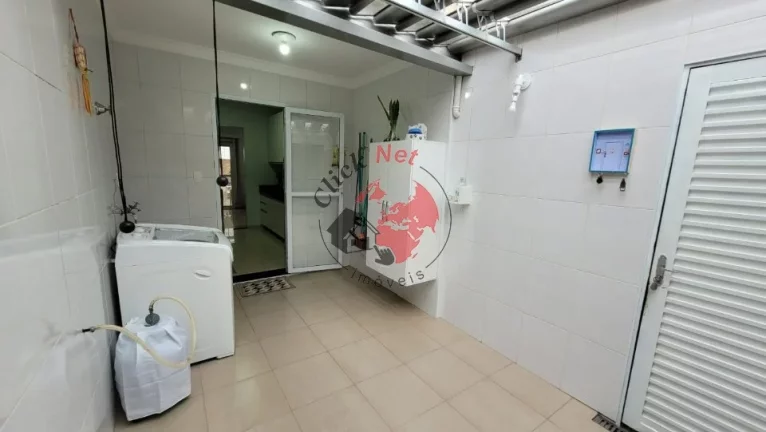 Imagem Lindo sobrado à venda, reformado recentemente e pronto para morar no bairro Demarchi, São Bernardo do Campo com 3 dormitórios, sendo 1 suíte, 2 vagas, 100 m².
