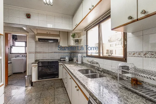 Imagem Apartamento com 217 m², um por andar, 04 suítes, sendo 03 com terraços e a master com closet, hid...