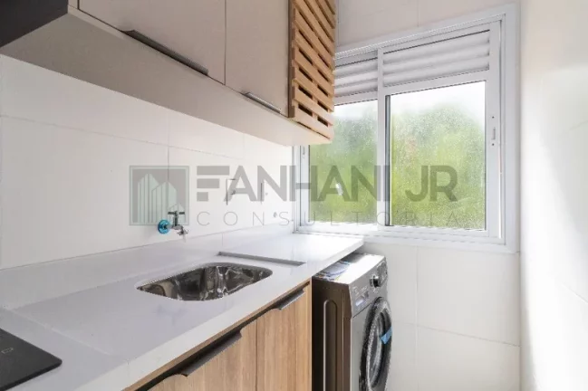 Imagem O Residencial Means do Campo oferece apartamentos de 58m² com 2 dormitórios, sendo 1 suíte, sala para 2 ambientes com varanda, cozinha ampla, 2 wc, ár