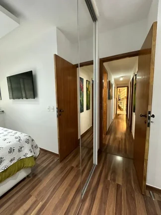 Imagem Venha morar em uma cobertura em local previlegiado em icarai,proximo ao Campo de São Bento,com comércio no entorno,imovél amplo,com vista previlegida