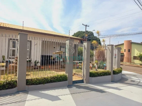 Imagem Excelente Casa à Venda no Coliseu em Londrina - 3 dormitórios - 2 suítes - Edícula com churrasqueira - R$920.000,00
