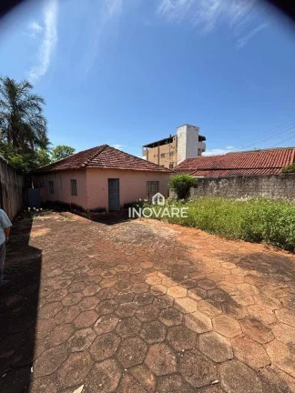 Imagem Casa com 3 dormitórios à venda, 250 m² por R$ 650.000,00 - Setor Central - Itumbiara/GO