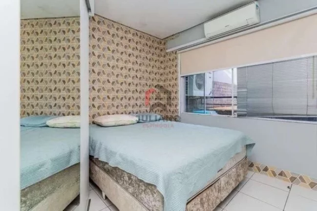 Imagem Casa com 3 Quartos à Venda, 178 m² em Jardim Itu Sabará - Porto Alegre