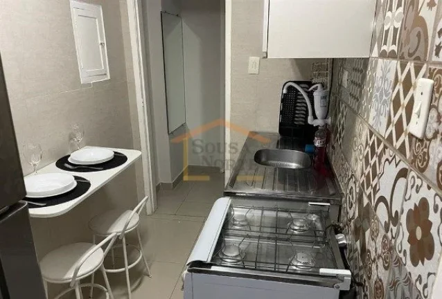Imagem Apartamento reformado, 1 dormitório, com armários, sala ampla, cozinha com armários, banheiro, se...