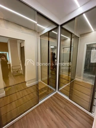 Imagem Casa à venda em Valinhos, em condomínio fechado, totalmente MOBILIADA. Com 3 suítes, todas com sa...