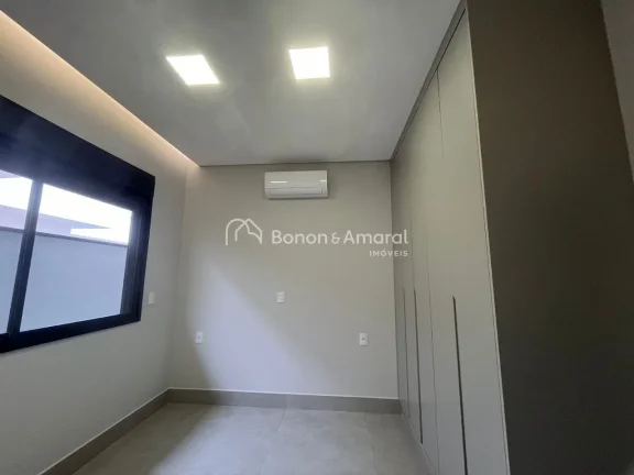 Imagem Maravilhosa casa térrea, acabamento de primeira, com 4 suítes todas com armários e ar condicionad...