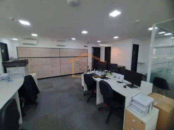 Imagem Sala comercial no 8º andar, composta por 2 salas unificadas de 51m² cada, totalizando 102m².

Loc...