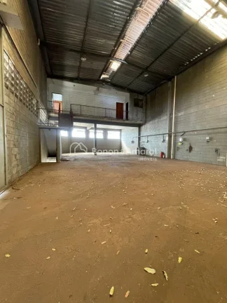Imagem Galpão comercial com 526 m² de área construída, ideal para empresas que buscam um espaço amplo,...