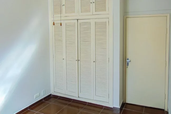 Imagem PITANGUEIRAS- NO CALÇADÃO , LOCALIZAÇÃO PRIVILEGIADA , GARAGEM NO PRÉDIO.