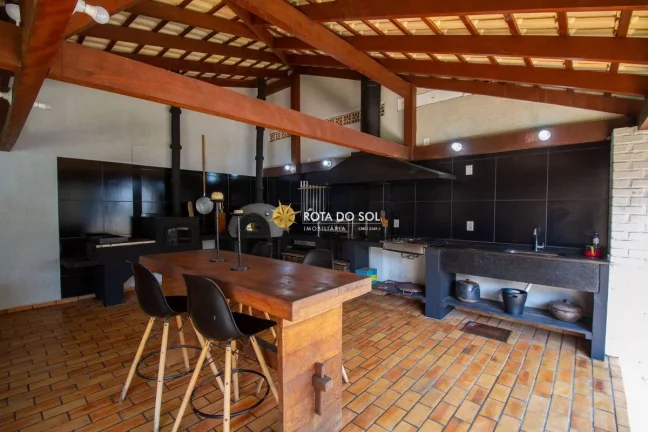 Imagem Casa frente mar à venda na praia de Bombinhas SC