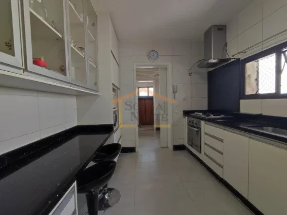 Imagem Apto com 3 dormitórios, sendo 1 suíte com closet, sala de visita e sala de jantar, banheiro social...
