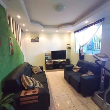 Imagem Sobrado Marvilhoso 200 m² 3 Dormitorios sendo 1 Suite 2 Vagas de Gargens