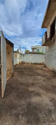 Imagem Prédio à Venda com 4 Apartamentos + Meia Água no Bairro Pelluzo – Patos de Minas/MG | Ótima Renda!