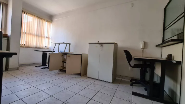 Imagem Oportunidade ## Sala comercial ao lado da bolsa do café ,venda e locação!!
