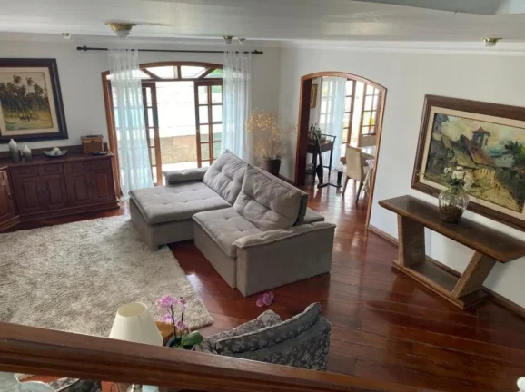 Imagem Casa no Res. Alpha 6 - 380m²