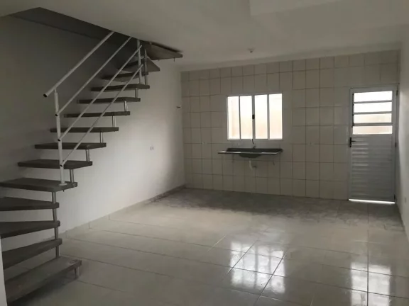 Imagem Sobrado com 2 dormitórios à venda, 65 m² por R$ 240.000,00 - Jundiapeba - Mogi das Cruzes/SP