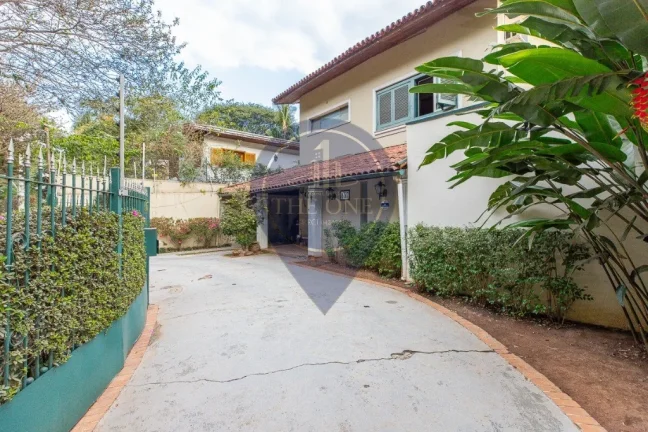 Imagem Casa à venda em Alto de Pinheiros, São Paulo-SP: 4 quartos, 2 suítes, 2 salas, 6 banheiros, 6 vagas, 198m². Venha Conferir!