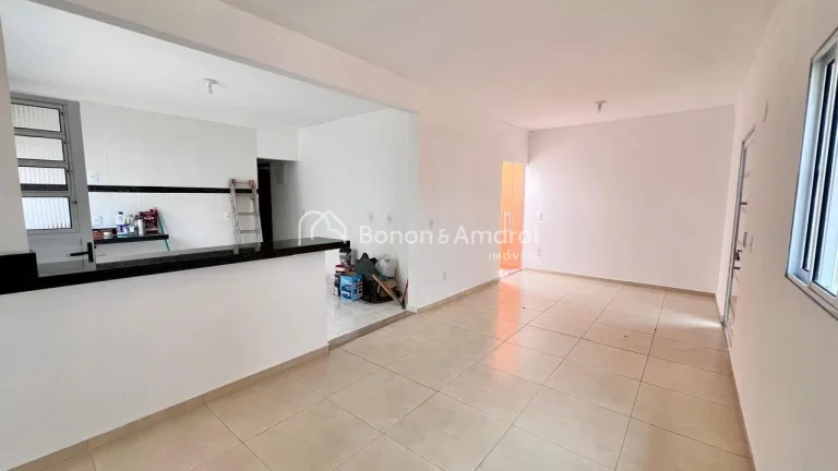 Imagem Casa Moderna com 3 Dormitórios

Dormitórios: 3 quartos, sendo 1 suíte com banheiro privativo.
Sal...