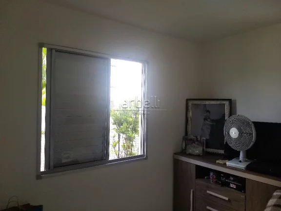 Imagem Apartamento térreo com 48 metros quadrados, com dois quartos com piso em porcelanato e teto rebaixa...