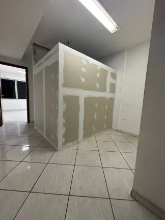 Imagem Sala comercial 35m² à venda no coração da Taquara - RJ