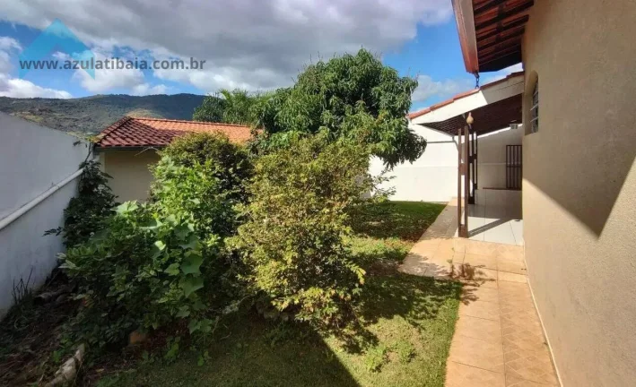 Imagem Casa com Piscina e Gourmet em Terreno Amplo  Atibaia