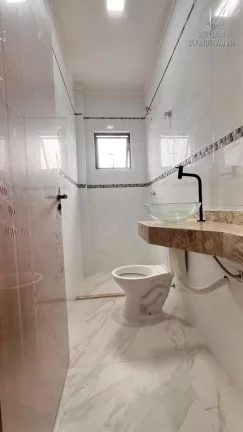 Imagem CASA DE CONDOMINIO COM AREA GOURMET E PISCINA NA PG!