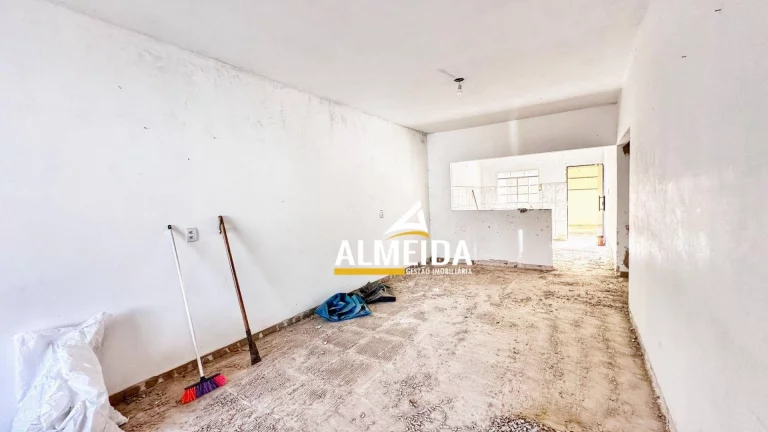 Imagem Casa com 2 dormitórios à venda, 130 m² por R$ 250.000,00 - Dona Regina Picelli - Rio Claro/SP