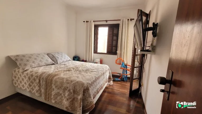 Imagem Sobrado 3 Dorms. 4 vagas e quintal com churrasqueira