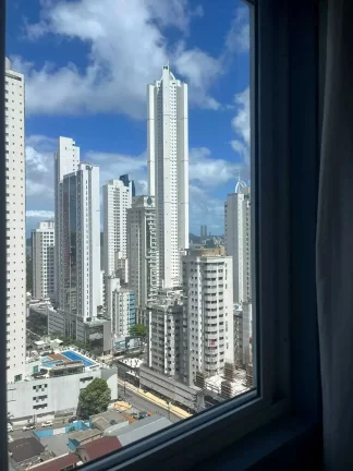 Imagem Apartamento com 2 suítes e 2 vagas de garagem no Bairro Pioneiros em Balneário Camboriú/SC