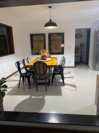 Imagem Linda casa a venda em área nobre da cidade de Nova Friburgo.