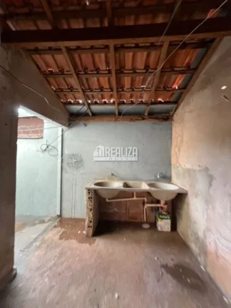 Imagem Vende-se casa no bairro Morada do Verde, com 2 quartos (sendo 1 suíte) – Igarapava/SP
