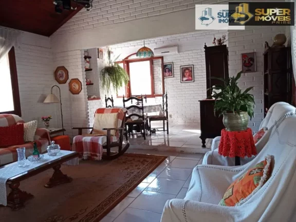 Imagem Casa Padrão para Venda em Laranjal Pelotas-RS - 2215