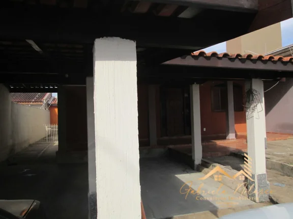 Imagem Casa Padrão com dois dormitórios mais edícula